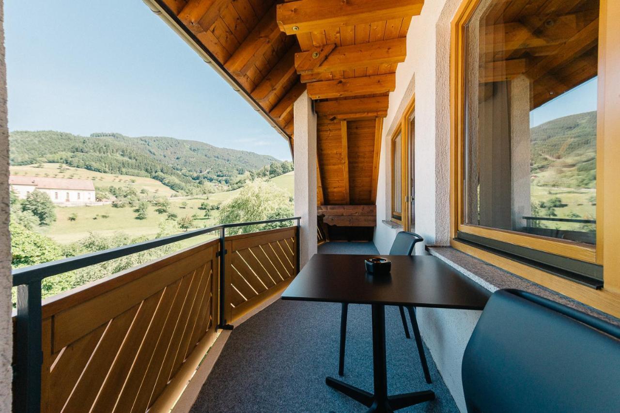 Moderne 2 Zi.-Fewo Blackforest Art Naehe Freiburg Зімонсвальд Екстер'єр фото